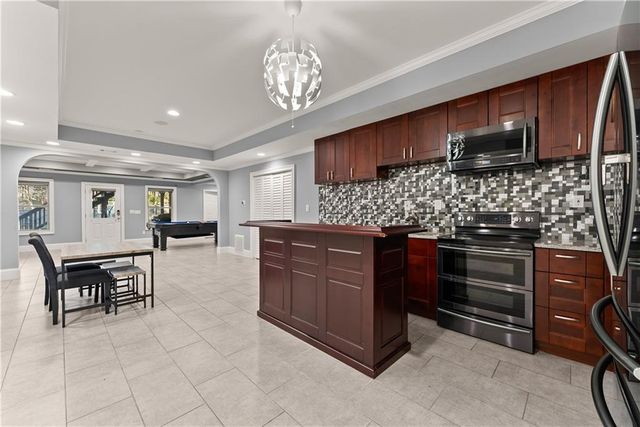 1025 Nash Springs Circle, Lilburn, GA 30047