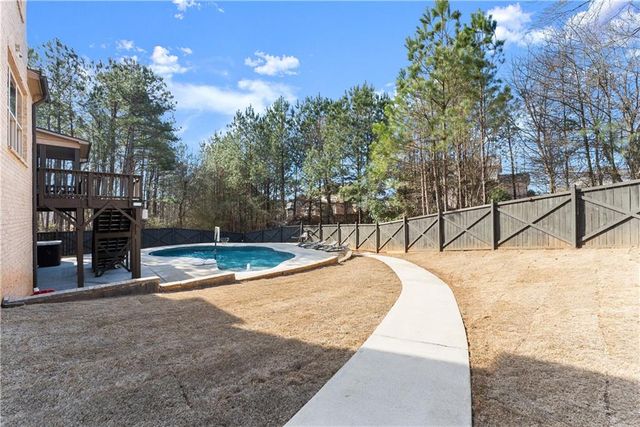 1025 Nash Springs Circle, Lilburn, GA 30047