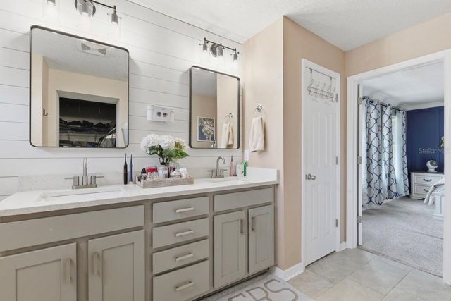 5554 SILVER SUN DRIVE, Apollo Beach, FL 33572