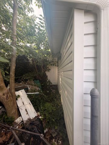 1862 E 37th Street, Brooklyn, NY 11234