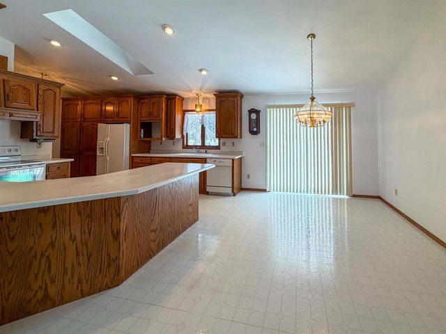 511 W PULASKI STREET, Pulaski, WI 54162