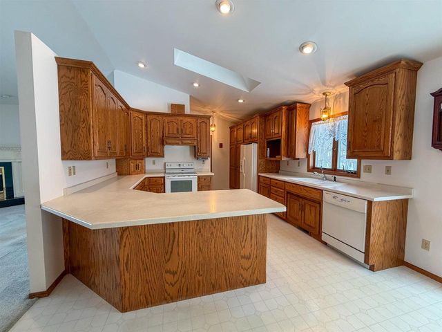 511 W PULASKI STREET, Pulaski, WI 54162