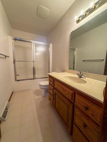 511 W PULASKI STREET, Pulaski, WI 54162