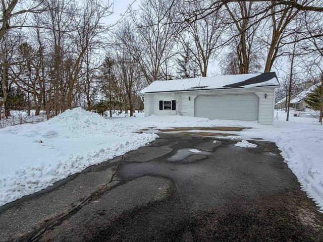 511 W PULASKI STREET, Pulaski, WI 54162