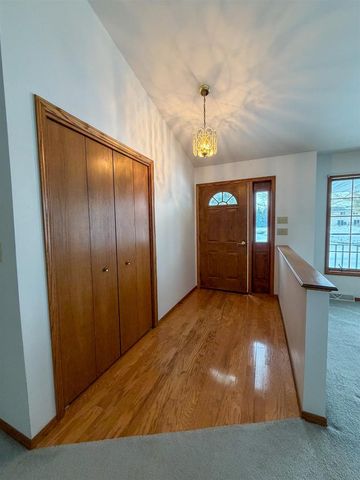 511 W PULASKI STREET, Pulaski, WI 54162