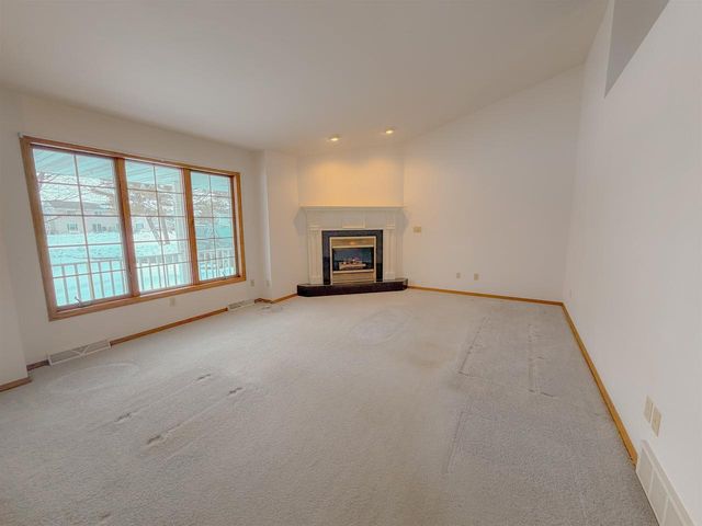 511 W PULASKI STREET, Pulaski, WI 54162