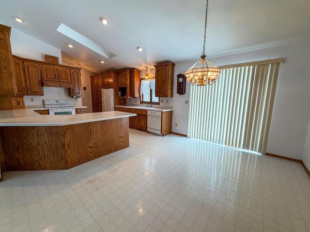 511 W PULASKI STREET, Pulaski, WI 54162