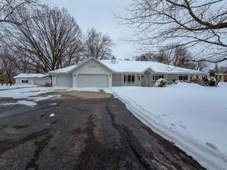 511 W PULASKI STREET, Pulaski, WI 54162