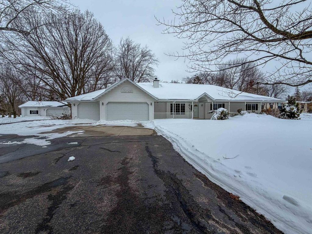 511 W PULASKI STREET, Pulaski, WI 54162