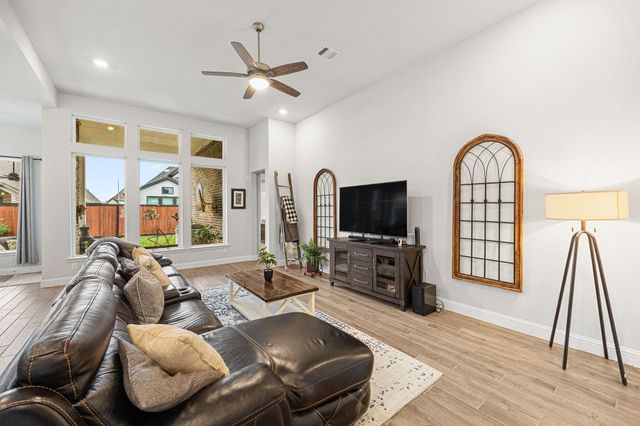 19330 Belmont Stakes Way, Tomball, TX 77377