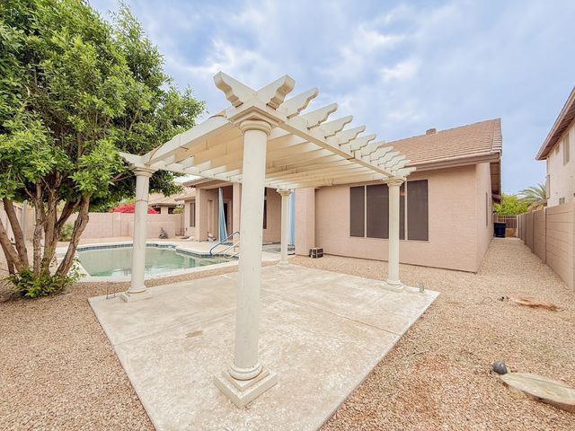 890 N Bullmoose Drive, Chandler, AZ 85224