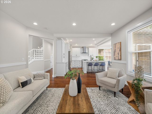 10719 Nw HARDING Ct, Portland, OR 97229