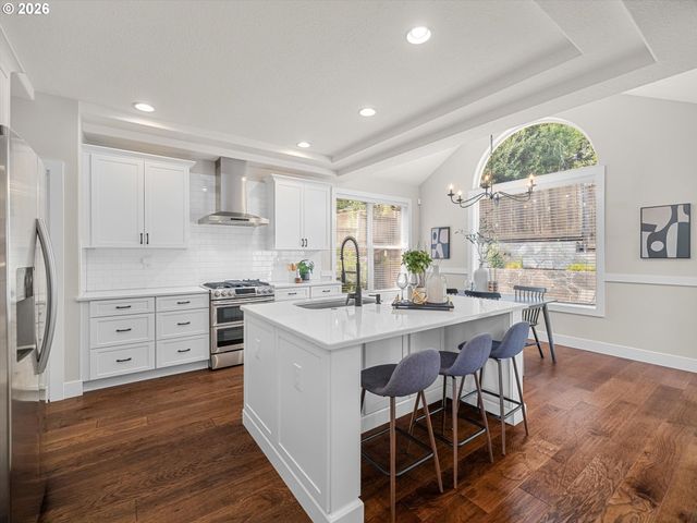 10719 Nw HARDING Ct, Portland, OR 97229