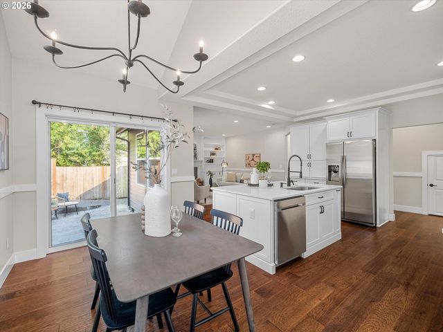 10719 Nw HARDING Ct, Portland, OR 97229