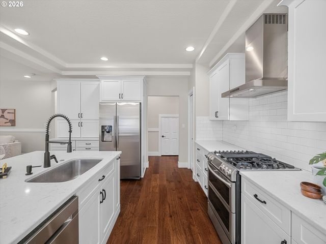 10719 Nw HARDING Ct, Portland, OR 97229