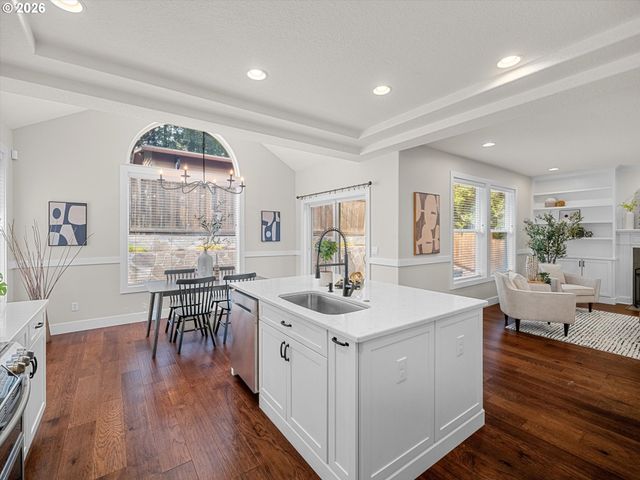 10719 Nw HARDING Ct, Portland, OR 97229
