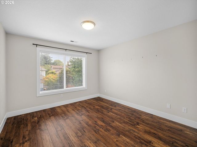 10719 Nw HARDING Ct, Portland, OR 97229