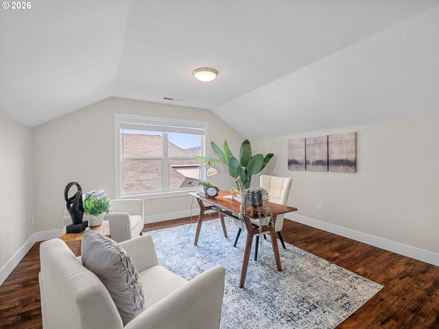 10719 Nw HARDING Ct, Portland, OR 97229