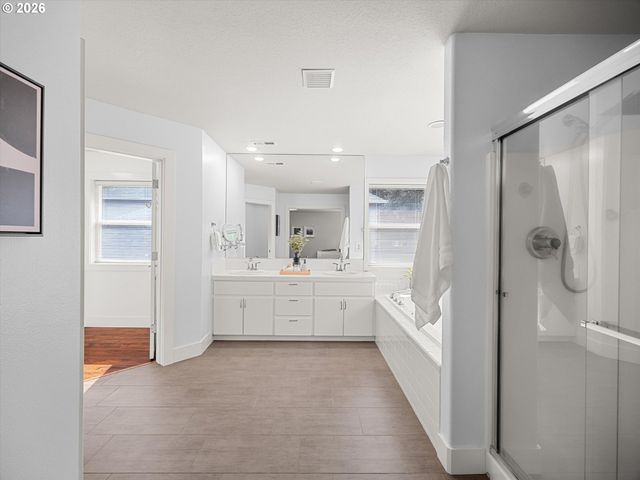 10719 Nw HARDING Ct, Portland, OR 97229