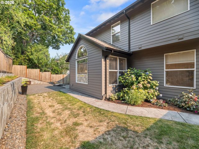 10719 Nw HARDING Ct, Portland, OR 97229