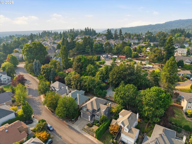10719 Nw HARDING Ct, Portland, OR 97229