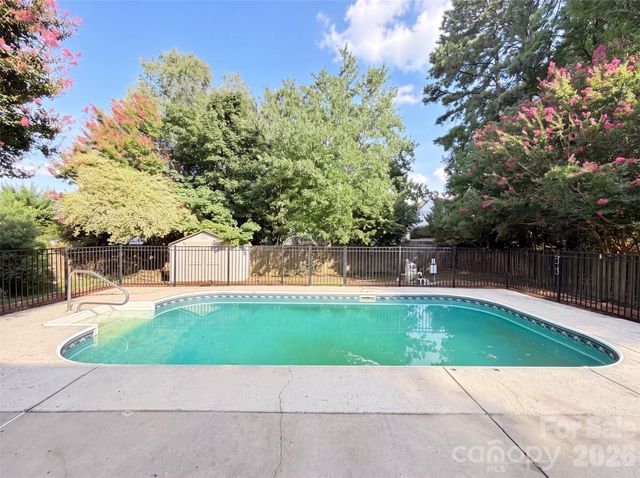 3016 Wyntree Court, Matthews, NC 28104
