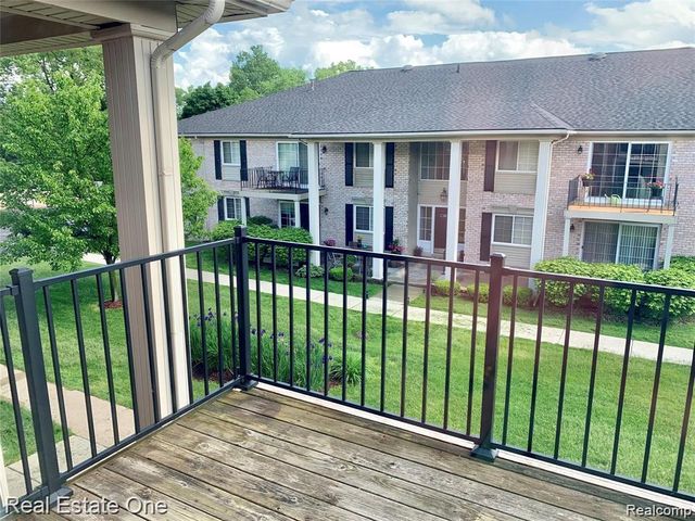 6121 ORCHARD LAKE 202, West Bloomfield Charter Township, MI 48322
