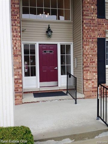 6121 ORCHARD LAKE 202, West Bloomfield Charter Township, MI 48322