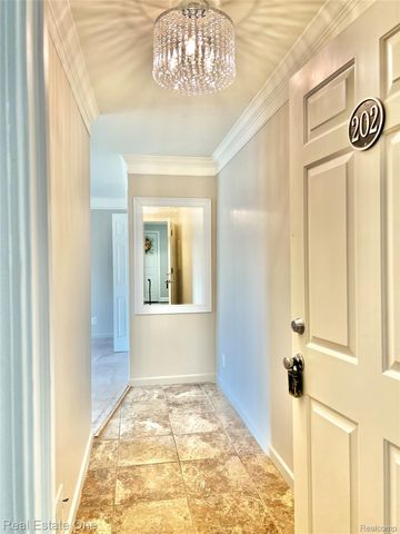 6121 ORCHARD LAKE 202, West Bloomfield Charter Township, MI 48322