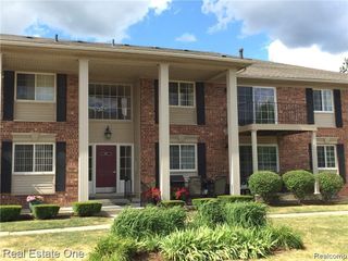 6121 ORCHARD LAKE 202, West Bloomfield Charter Township, MI 48322