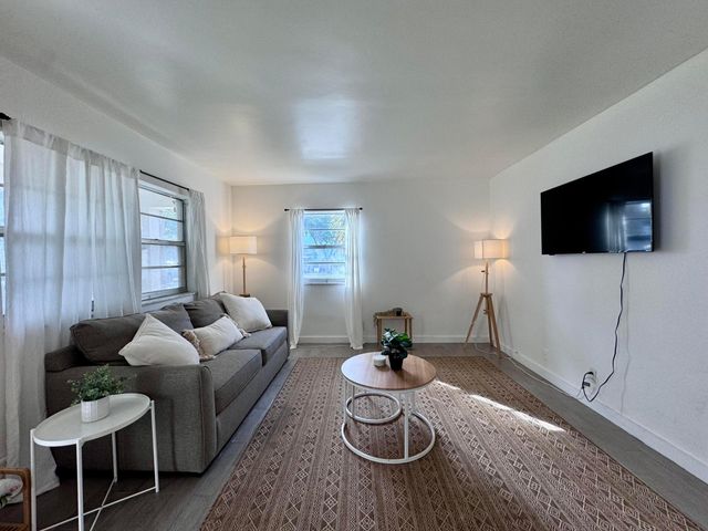 202 Lucerne Avenue Unit 13a, Lake Worth Beach, FL 33460