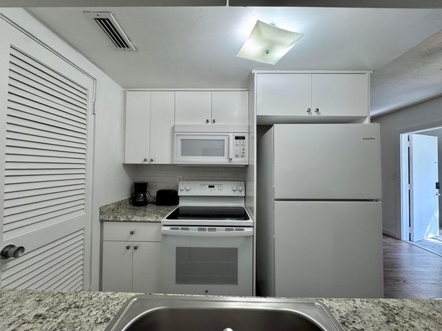 202 Lucerne Avenue Unit 13a, Lake Worth Beach, FL 33460