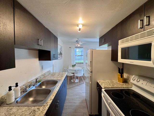 202 Lucerne Avenue Unit 13a, Lake Worth Beach, FL 33460