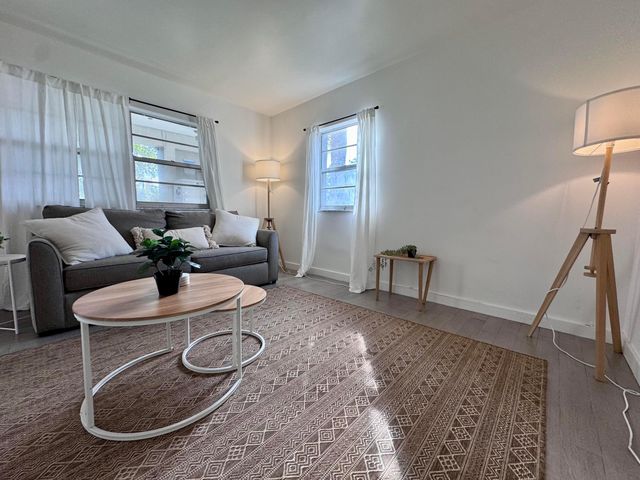 202 Lucerne Avenue Unit 13a, Lake Worth Beach, FL 33460