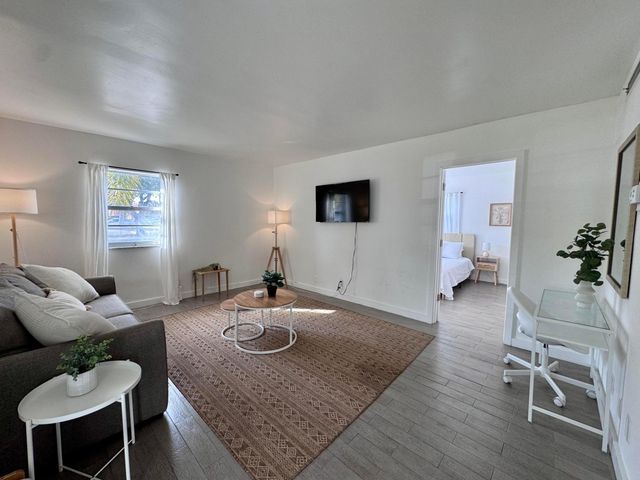 202 Lucerne Avenue Unit 13a, Lake Worth Beach, FL 33460