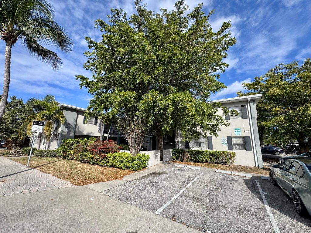 202 Lucerne Avenue Unit 13a, Lake Worth Beach, FL 33460