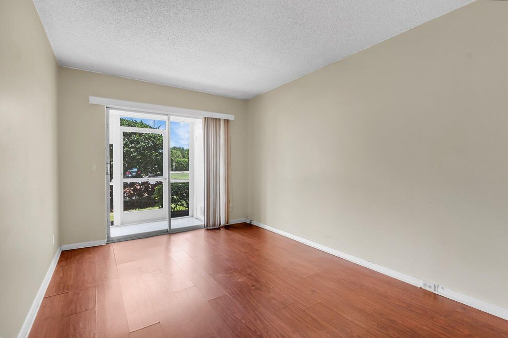 Image 10 of property listing at 47 Preston B, Boca Raton, FL 33434