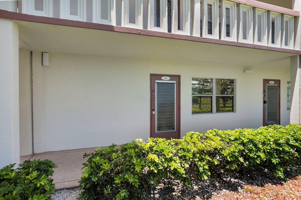 Image 2 of property listing at 47 Preston B, Boca Raton, FL 33434