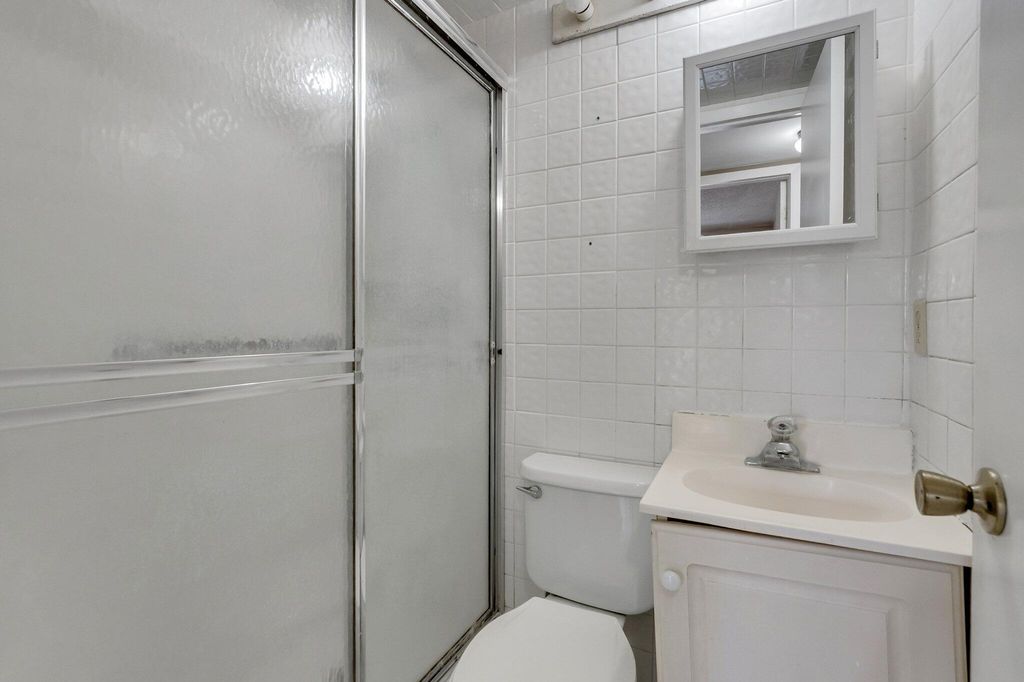 Image 9 of property listing at 47 Preston B, Boca Raton, FL 33434