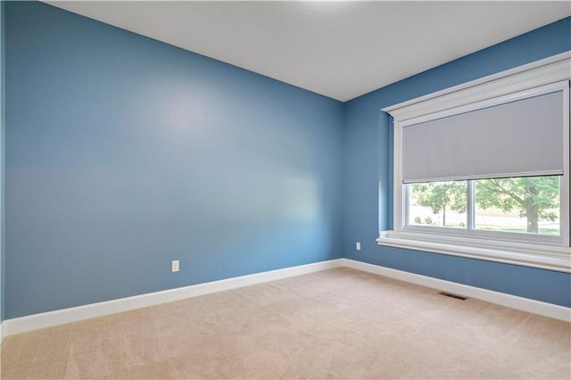 8699 Penner Avenue, De Soto, KS 66018