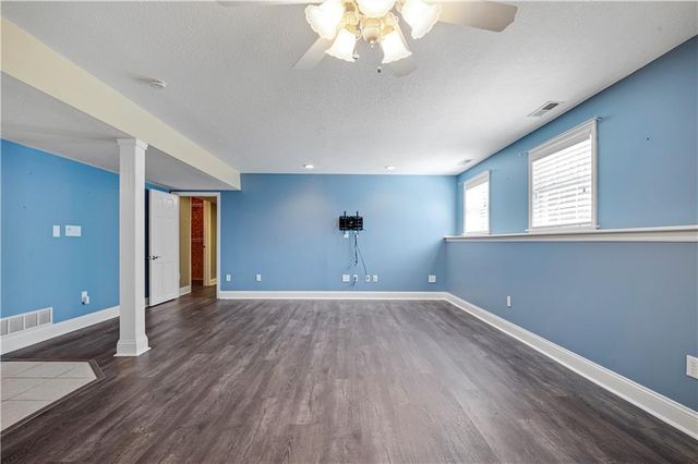 8699 Penner Avenue, De Soto, KS 66018
