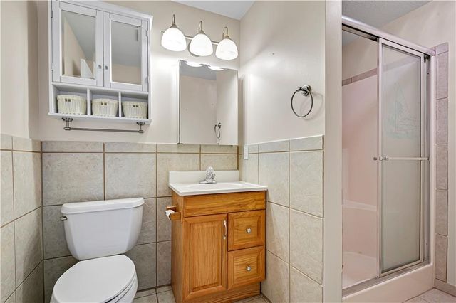 8699 Penner Avenue, De Soto, KS 66018