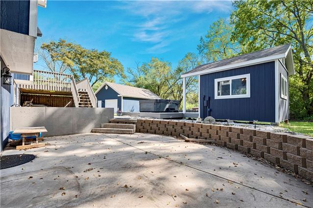8699 Penner Avenue, De Soto, KS 66018