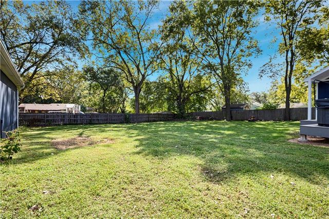 8699 Penner Avenue, De Soto, KS 66018