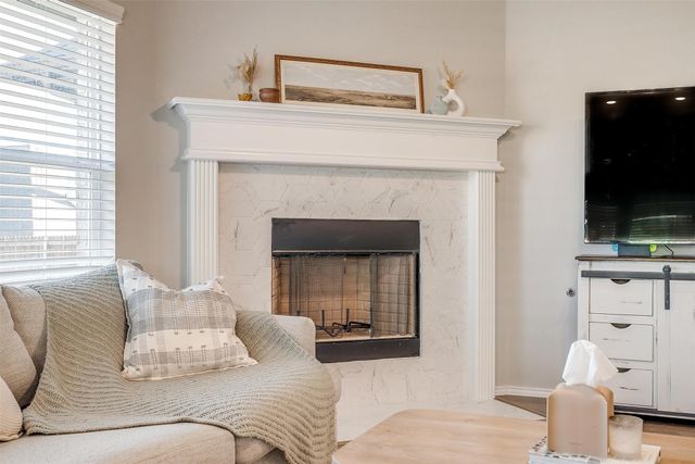 1325 Elk Ridge Drive, Crowley, TX 76036
