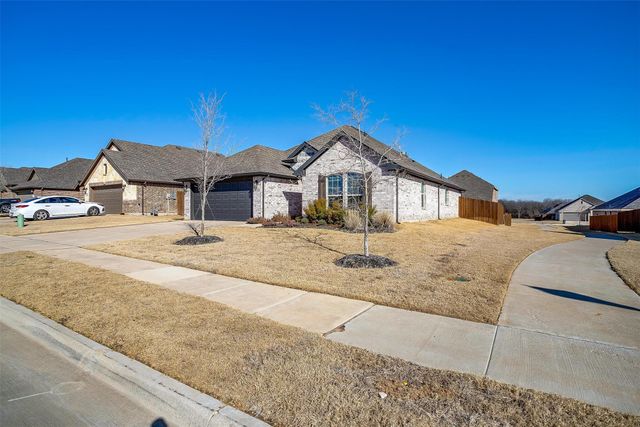 1325 Elk Ridge Drive, Crowley, TX 76036