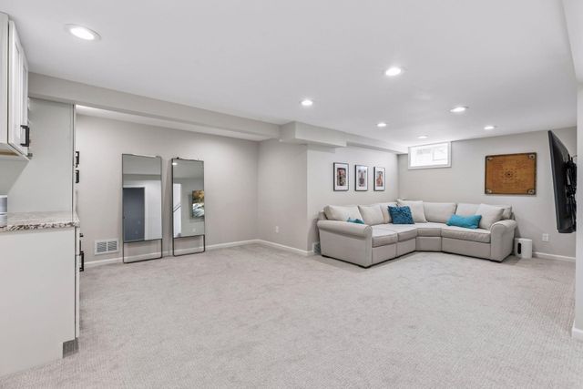 2718 Hampshire Avenue S, Saint Louis Park, MN 55426