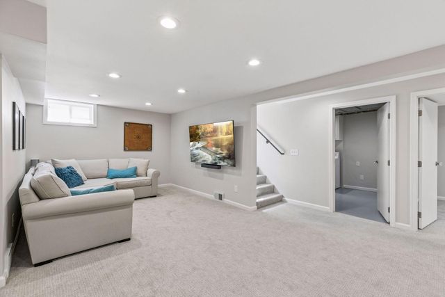 2718 Hampshire Avenue S, Saint Louis Park, MN 55426