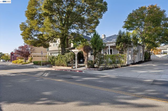 194 Kottinger Dr, Pleasanton, CA 94566