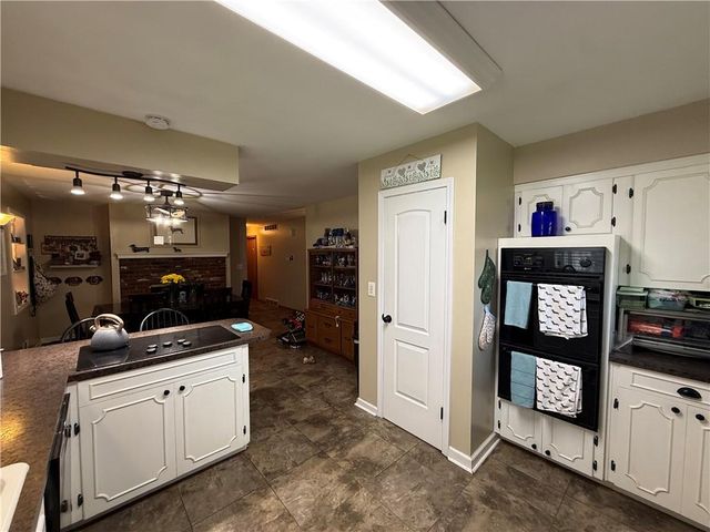 11805 E 48th Street, Kansas City, MO 64133